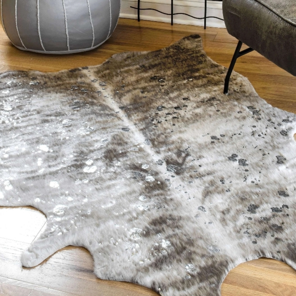 Tinley Spotted Faux Cowhide

5' x 6'7"